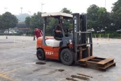 叉車繞樁培訓(xùn)練習